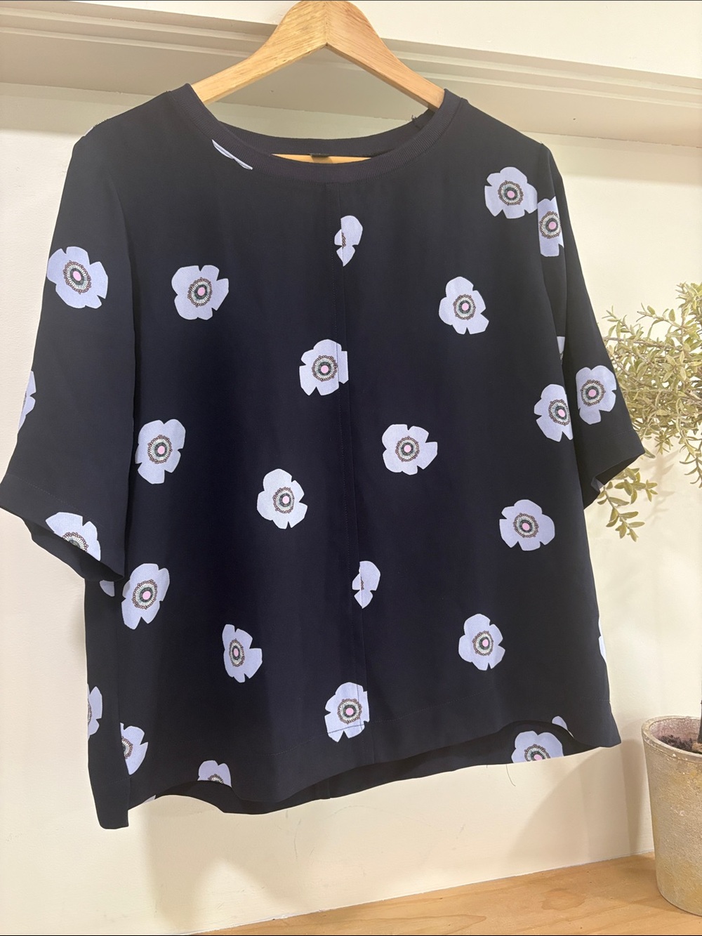 Ann Taylor Floral Crew Neck Top, Size LP